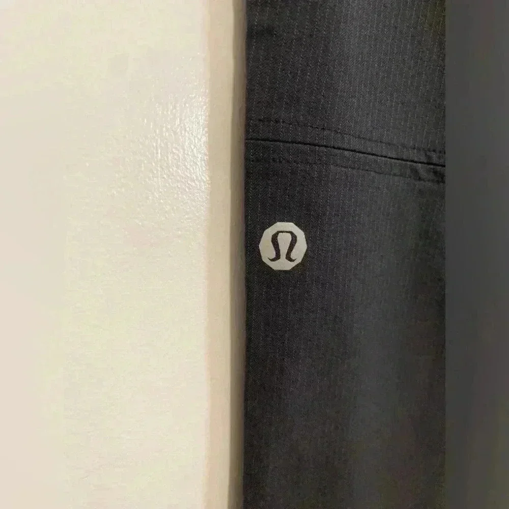 Lululemon Athletica Mens Work to Play Golf Chino Pants Black Pinstripes Size 30